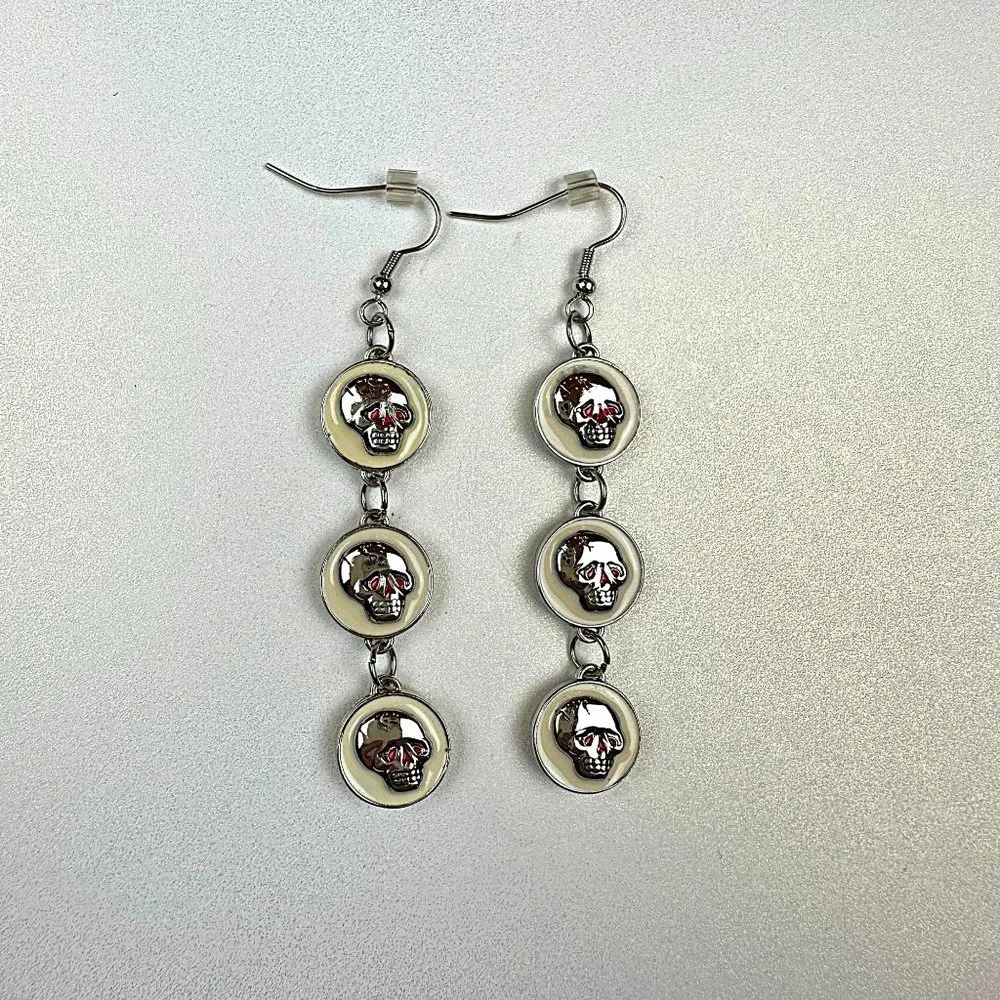 ED HARDY VINTAGE Earrings / Triple Skull Earring In Base Metal / Hard Rock - Picture 2 of 8